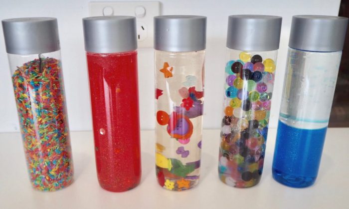 Cómo Hacer Botellas de Agua Sensoriales PLAY Para Niños DIY!! 